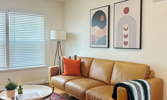 Old Town Apartamento | Luxe Cozy Home near LAX, Beaches, SoFi