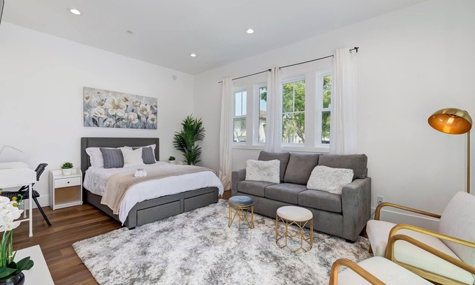 Washington Culver Cabaña | LUXE Culver City Bungalow!
