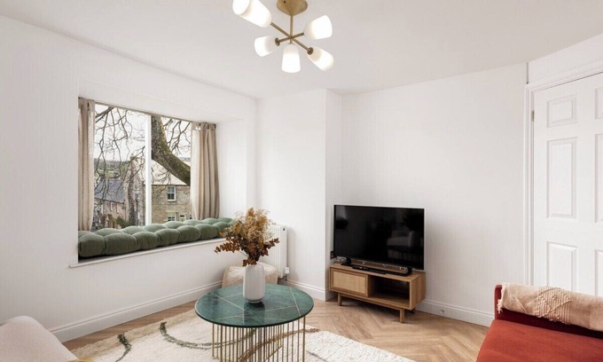 Rothbury Apartamento | Luxe Design - Chic Cottage - Heart of Rothbury