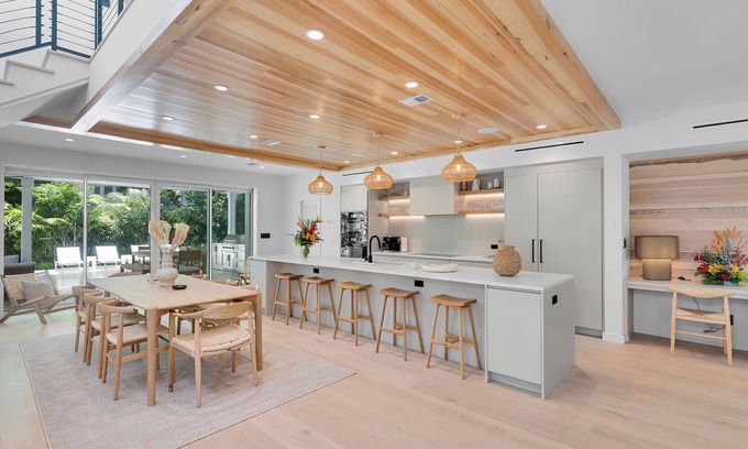 Downtown Casa | Luxe Designer Oasis + Guest House steps off Duval