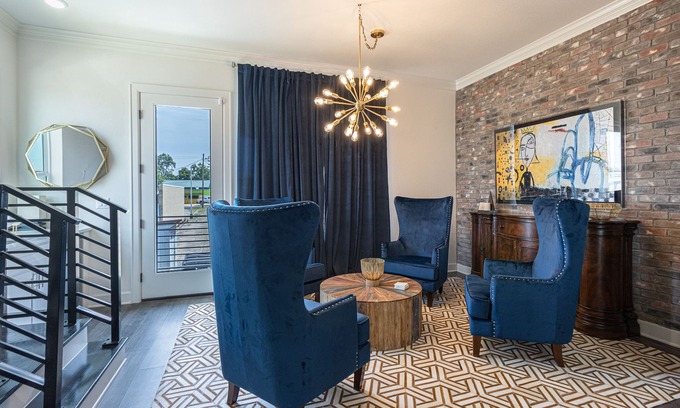 Tyler Casa | Luxe Downtown Townhouse – Walkable, Stylish & Spacious