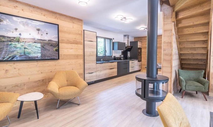 Le Chambon-sur-Lignon Casa | Luxe et confort au bord du golf - 8 pers, spa privé, piscine, salle de sport, nombreuses activités - FR-1-582-380