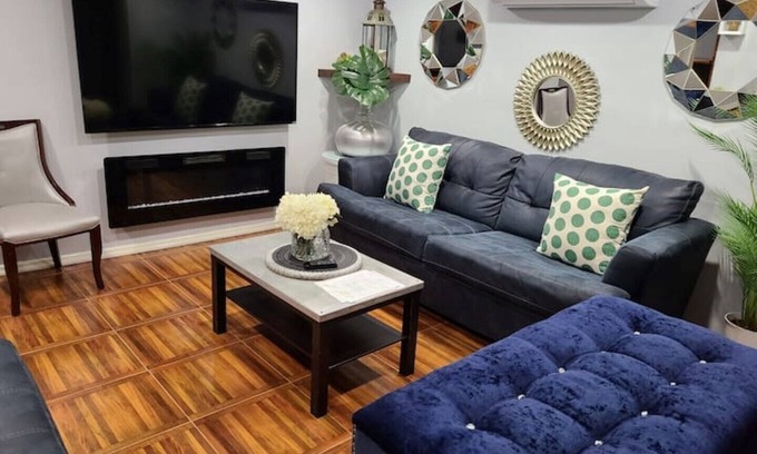 East New York Apartamento | Luxe-Exquisite & Cozy-15 minutes to JFK Airport, 2-minute walk to L train to NYC