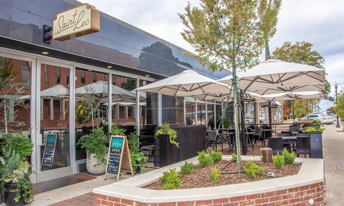Oxford Casa | Luxe & Gorgeous - 3 King Suites + Loft!