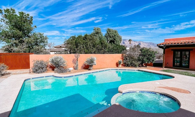 Tucson Casa | Luxe Guest House with Hot Tub + Pool