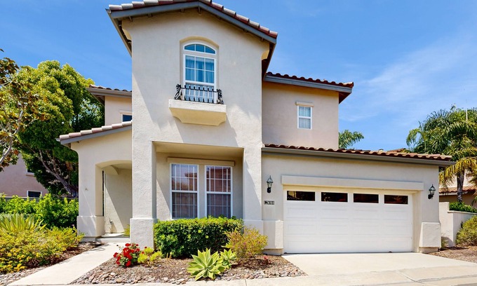 Carmel Valley Casa | Luxe home in gated community with backyard - near University, dining, shopping