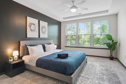 North Raleigh Apartamento | Luxe King 3 Bedroom Suite in North Raleigh