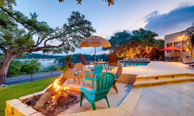 Highland Lake Estates Casa | Luxe Lake Travis Vacation Rental w/ Heated Pool