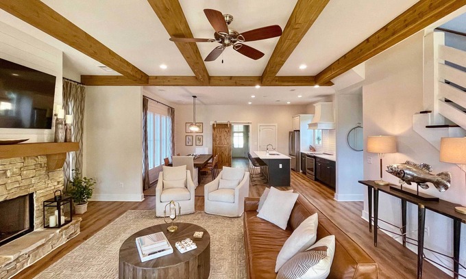 Dadeville Casa | Luxe Lakefront Getaway w/ Porch + Water View!