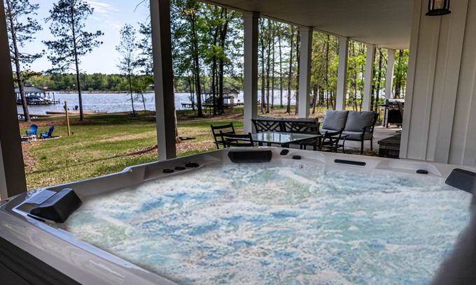 Lake Oconee Casa | Luxe Lakefront Home with Private Hot Tub, Dock, Kayaks & Firepit - Dogs OK