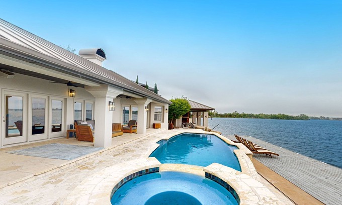 Horseshoe Bay West Casa | Luxe lakefront retreat with private pool, spa, lakeside terrace, gourmet kitchen