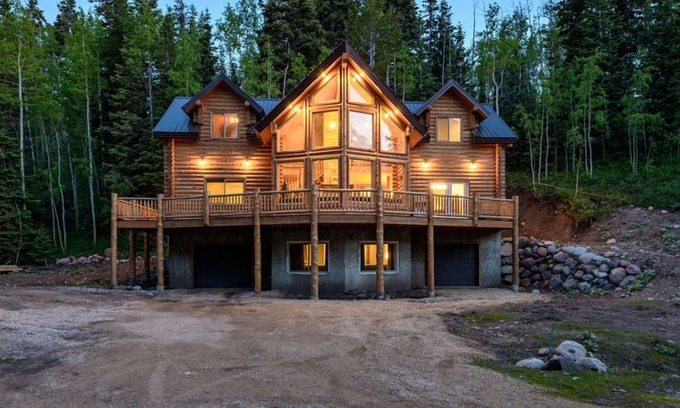 Timber Lakes Cabina | Luxe Mountain Cabin Escape & Outdoor Adventure | 27 mi to Park City Sundance
