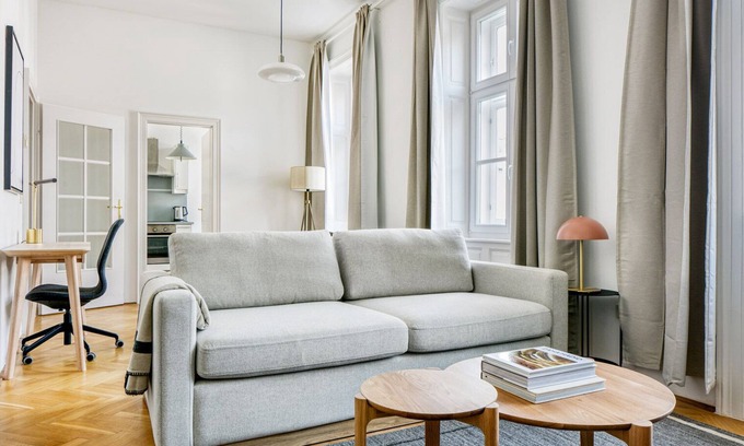 Schottenfeld Apartamento | Luxe Neubau Studio w/ Elevator, near shops, Metro U3, U6, by Blueground