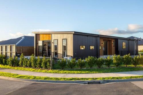 Martinborough Casa | Luxe on Burgundy