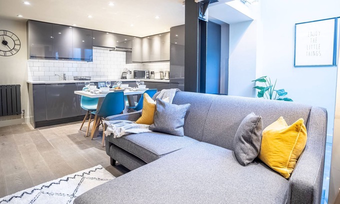 Fulham Broadway Apartamento | Luxe Pristine 2BR near Buckingham Palace