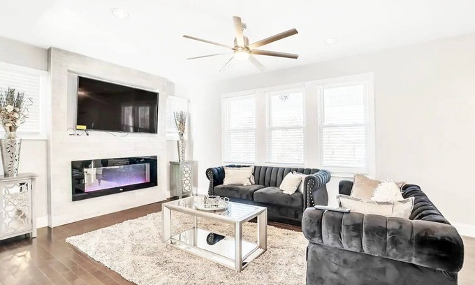 Baltimore Casa | Luxe Private Getaway in the Heart of Baltimore!