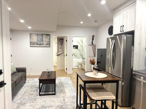 Calgary Apartamento | Luxe Stay with a Designer Touch
