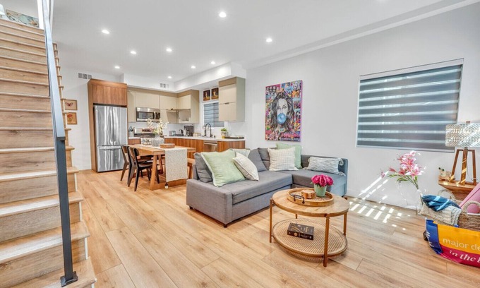 Sherman Oaks Casa | Exclusivo Hogar de Estreno 2024