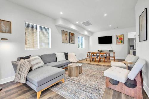 Historic Filipinotown Casa | Luxe Townhouse Near Downtown La