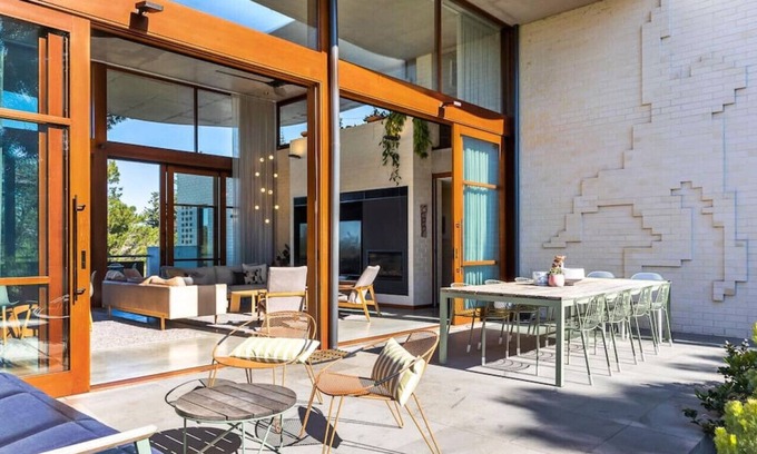 Swanbourne Casa | Luxe, unique family home near beach