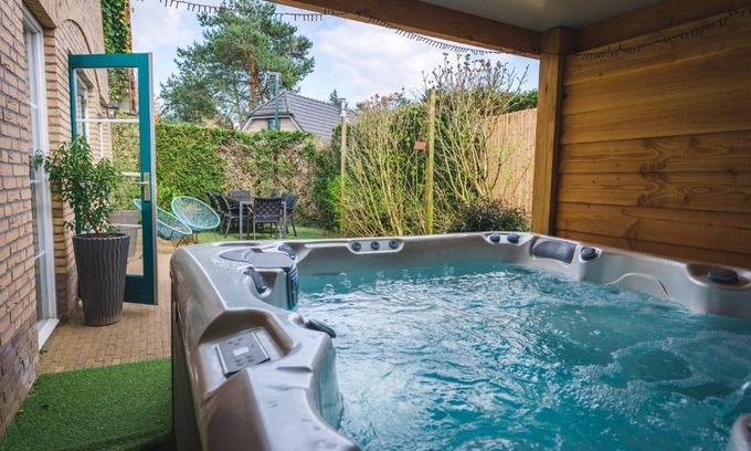 Lunteren Casa | Luxe Veluws Vakantiehuis met JACUZZI