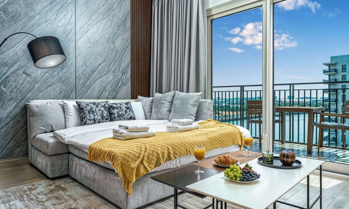 Abu Dhabi Hotel | Luxe Ventures Waters Edge Haven