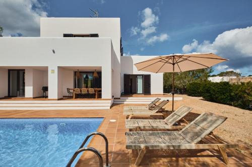 Bahía de San Antonio Villa | Luxe villa met privézwembad - Sant Antoni view - Boho Villas Ibiza