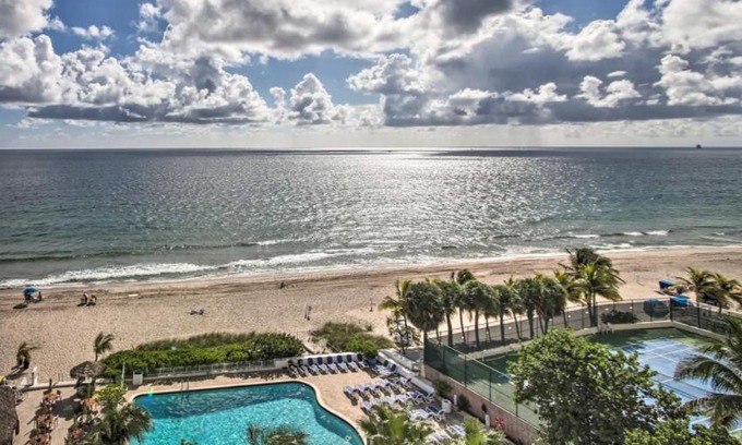 Galt Mile Apartamento | Luxe Waterfront Ft Lauderdale Condo with Beach, Pool apts