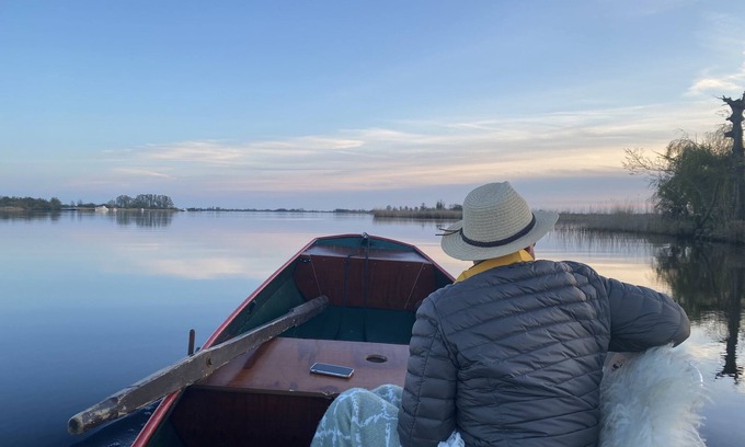Grou Alquiler De Eote | Luxe Woonboot op Eiland met Sloep