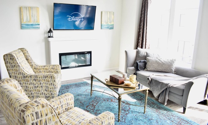 Oakville Casa | Luxirous 4 bedroom house plus office room in heart of Oakville