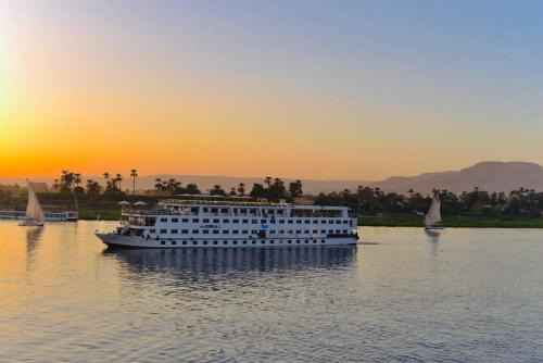 Nile River Luxor Hotel | Luxor Aswan Coral 2 Nile Cruise every Saturday from Luxor 4 nights & every Wednesday from Aswan 3 nights