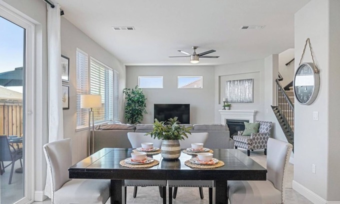 Pittsburg Casa | LuxoStays| ! Spacious, Cozy and Peaceful 5BR House