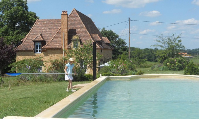 Coux-et-Bigaroque-Mouzens Cabaña | Luxury 18th Century Dordogne Cottage with Private Pool