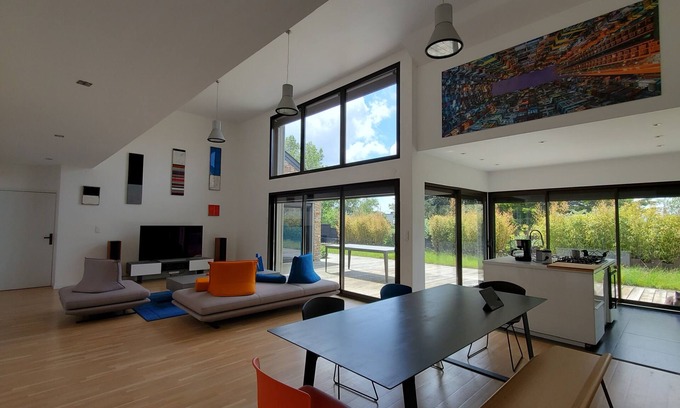 Saint-Coulomb Casa | Luxueuse villa, piscine intérieure, plage à 300m