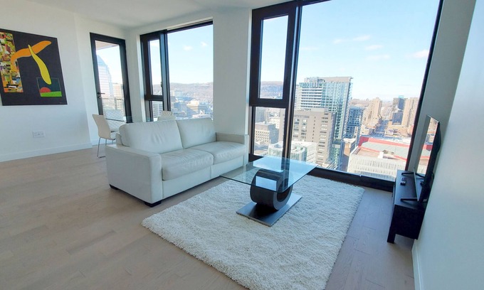 Quartier des Spectacles Apartamento | Luxueux Condo Neuf Meublé & Équipé. Maestria au Coeur du Quartier des Spectacles