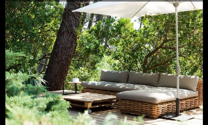 Piraillan Casa | Luxury villa with heated pool and pond view. The Canon