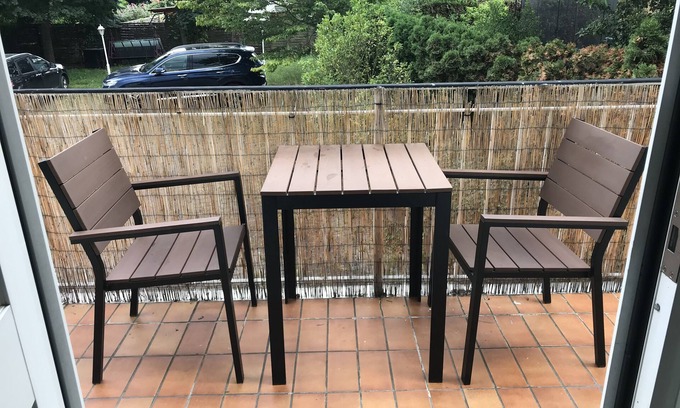 Schwarza Apartamento | Luxuriöse große und helle Wohnung mit Balkon, Wintergarten und Whirlpool
