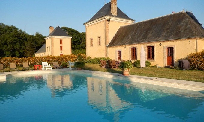 Tuffe Val de la Cheronne Cabaña | Villa histórica con piscina climatizada cerca del circuito de Le Mans