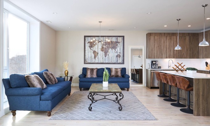 Lower West Side Condominio | Luxuriant, Foodie, Culture,