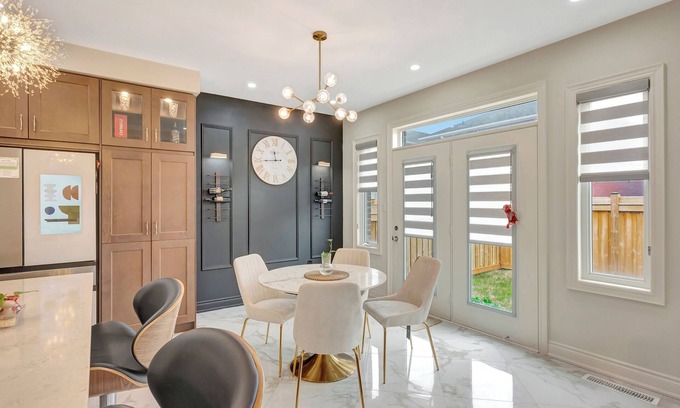 Stouffville Casa | Luxurious! Centrally located entire Home, Office & Wi-Fi