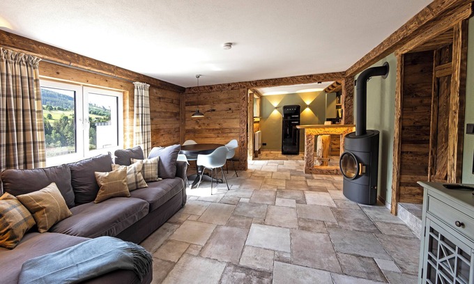 Untervalme Apartamento | Luxurios Lodge-Style Apartment with Mountain View
