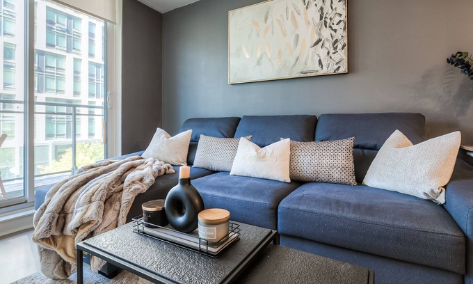 Fort York Apartamento | Luxurious 1BHK Condo - Balcony - Free Parking