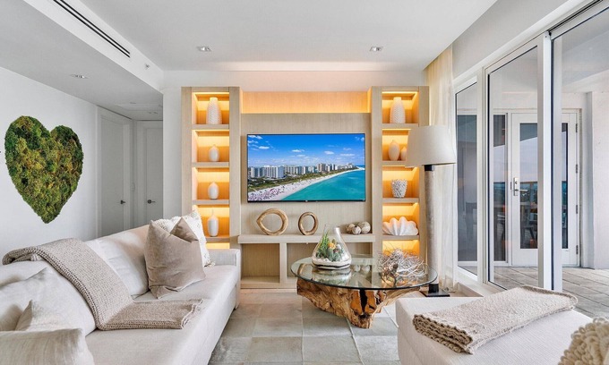 South Beach Apartamento | Luxurious 2/2 City View Penthouse at 1 Hotel South Beach PH-1721