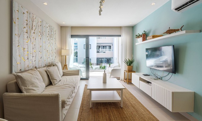 El Cortecito Condominio | Luxurious 2 bd 2 ba at 3 mins walk from the beach