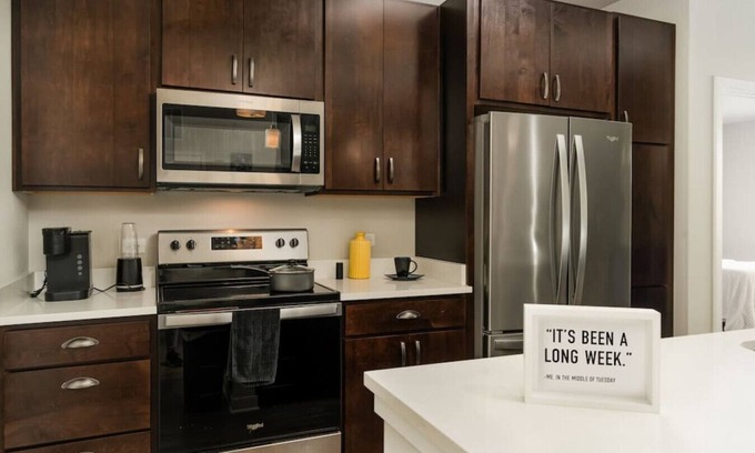 Plato Center Apartamento | Luxurious 2 BD2BA -WFH Equipped