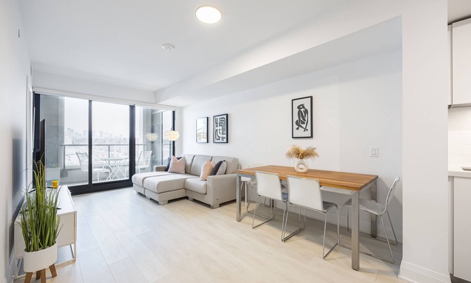 St. Lawrence Condominio | Luxurious 2 Bdrm Condo - Midtown Leaside Toronto
