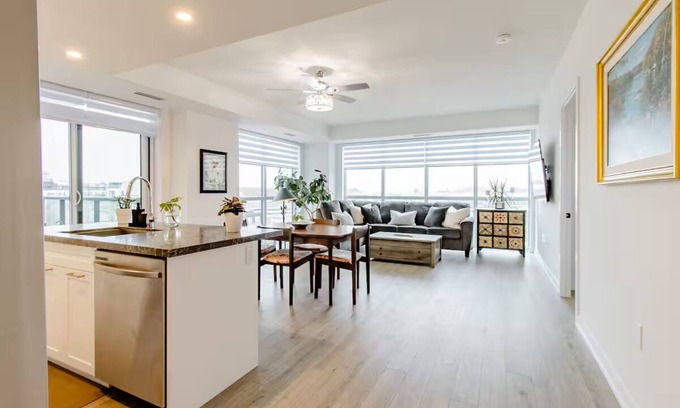 Innisfil Condominio | Luxurious 2-Bed, 2-Bath Furnished - 5 Star Resort