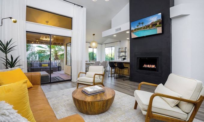 Fountain Hills Casa | Luxurious 2 Bedroom Townhome with a Heated Pool, Hot Tub, an Unbeatable Location