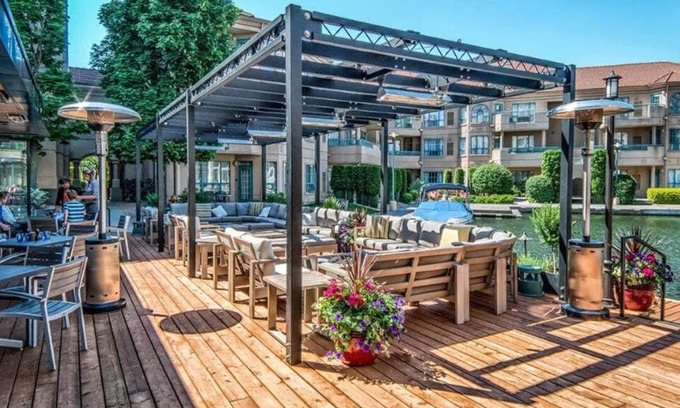 Kelowna Central Business District Condominio | Luxurious 2 bedroom condo on Lake Okanagan