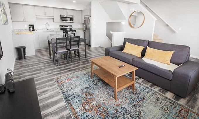 Fort Gary Casa | Luxurious 2 Bedroom Townhouse with Garage & Wi-Fi!